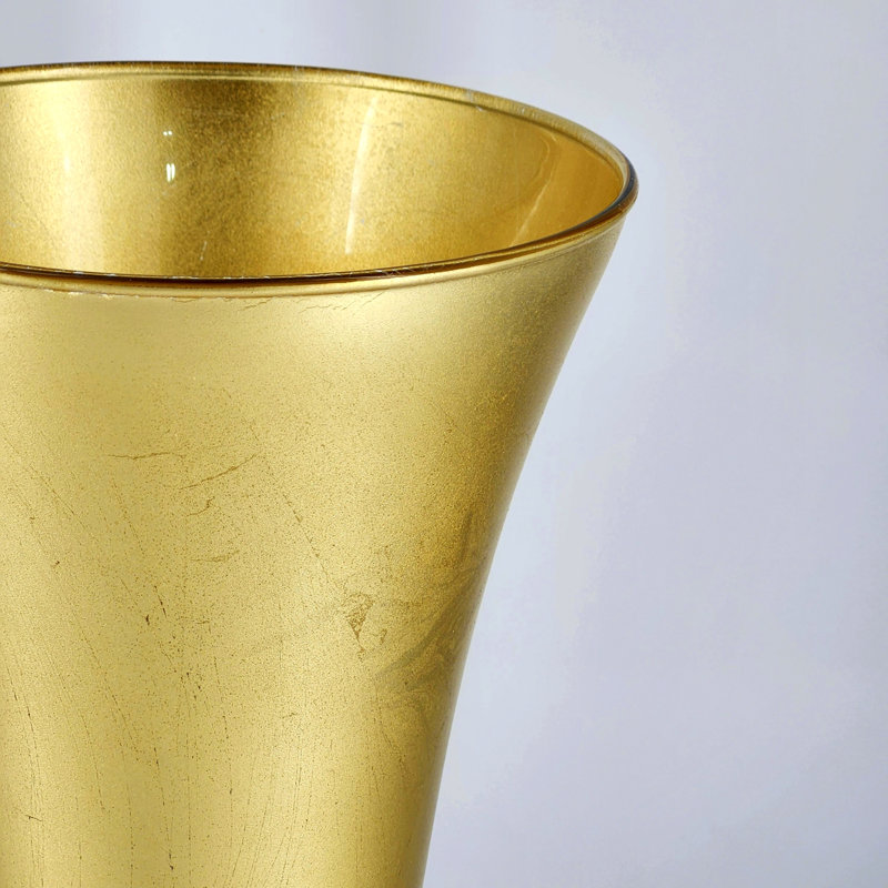 Vase en verre doré massif, Hauteur totale - 11,75 po, Doré