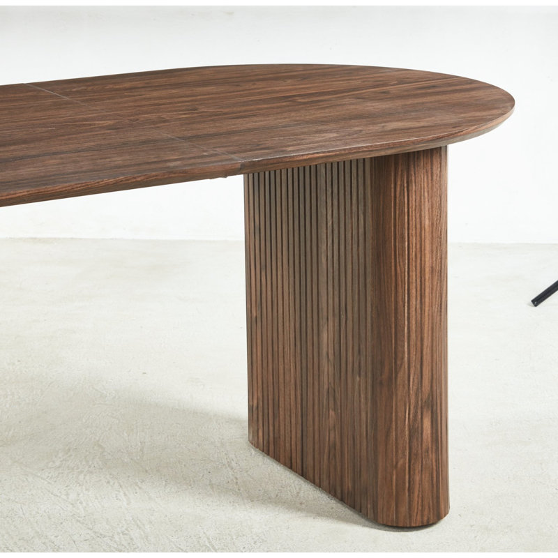 Table de bureau, extensible et pouvant servir de table de salle à manger pour 4 à 6 personnes.