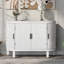 Armoire en bois polyvalente avec portes à motifs pour différentes pièces et rangement efficace