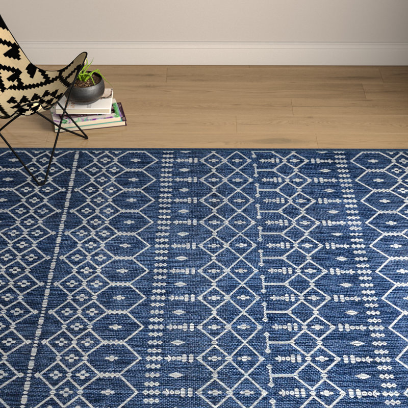 Tapis intérieur / extérieur bleu marine Aitken, Rectangle 5 pi 3 po x 7 pi 3 po
