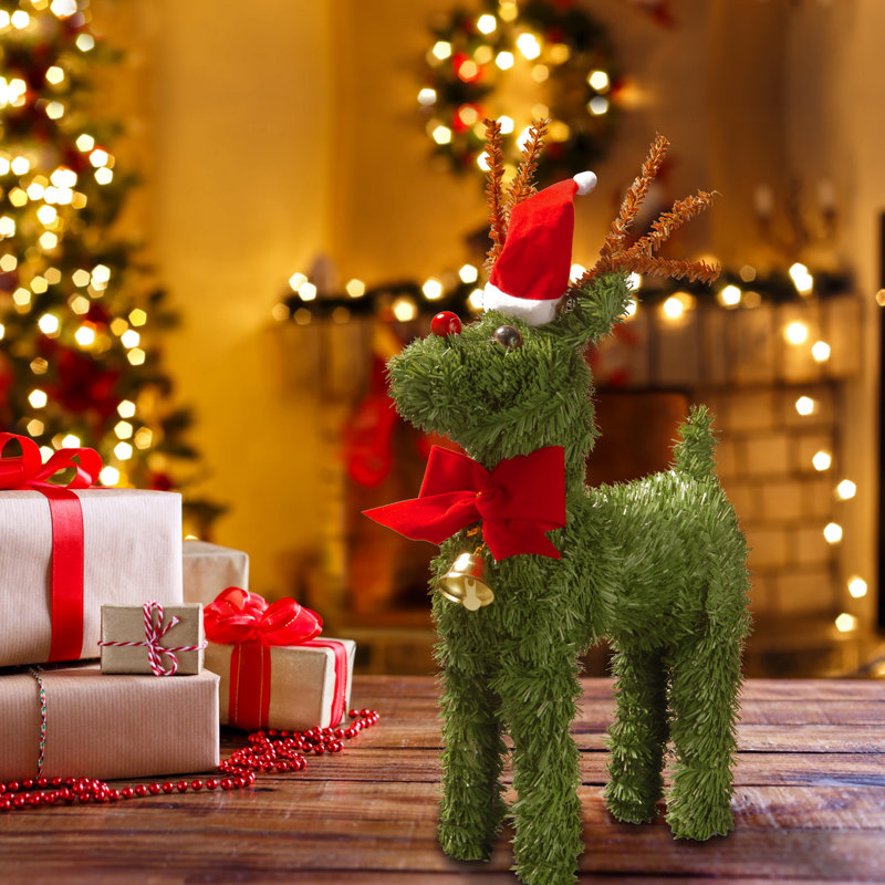 The Holiday Aisle® Evergreen Reindeer, H 12 po x l 9 po x P 3,25 po