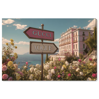«Hotel on the Sea Crossroad», reproduction d'art sur toile par Art Remedy, galerie tendue, 36 x 24