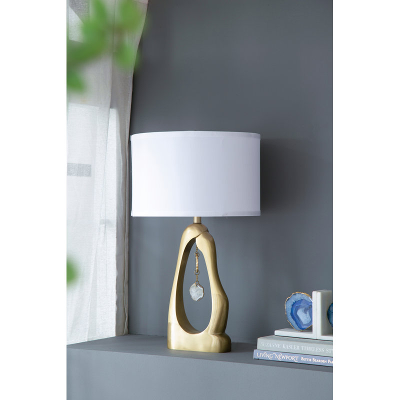 Lampe de table en forme de géode dorée 16 po x 27,5 po avec abat-jour tambour blanc (assemblage de l'abat-jour requis)