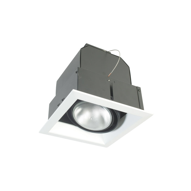 Ensemble de lumières encastrées carrées 1 lumière, H 8,5 po x l 7,75 po x P 7,75 po