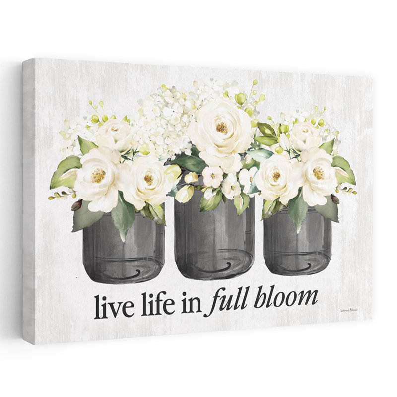 Trio de fleurs pleine floraison - arrangement de ferme moderne avec fleurs blanches, H 16 po x l 24 po