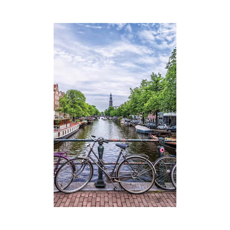 Caractéristique Amsterdam - reproduction de photo sur toile tendue, H 40 po x l 26 po x P 1,5 po