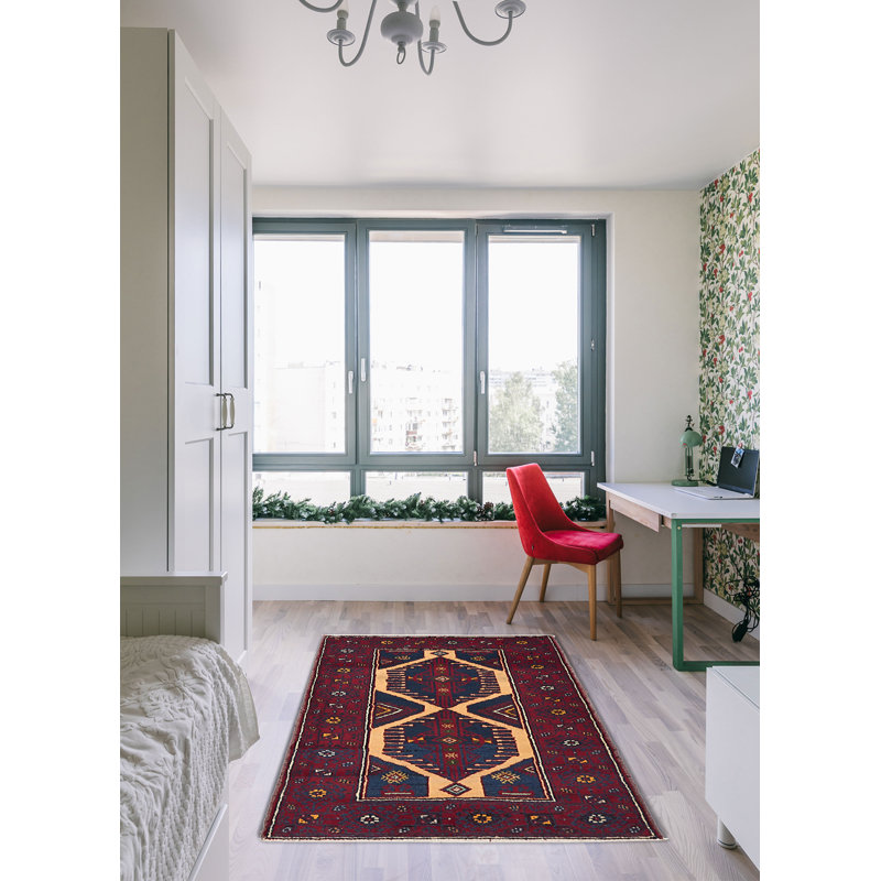 Tapis rouge Baluch 3 pi 3 po x 5 pi 7 po
