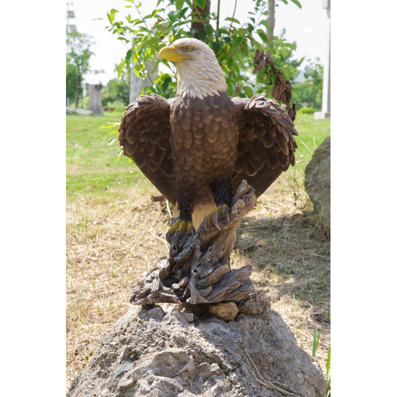 Figurine aigle chauve