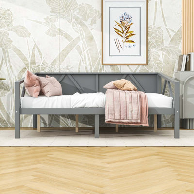 Wood Daybed with Elegant Design and Additional Storage Space