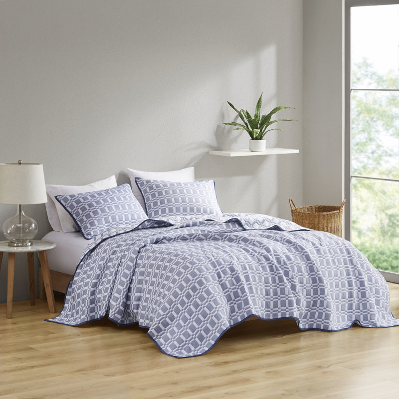 Harlow 3 Piece Reversible Matelasse Coverlet Set, Full/Queen Coverlet + 2 Standard Shams, Indigo