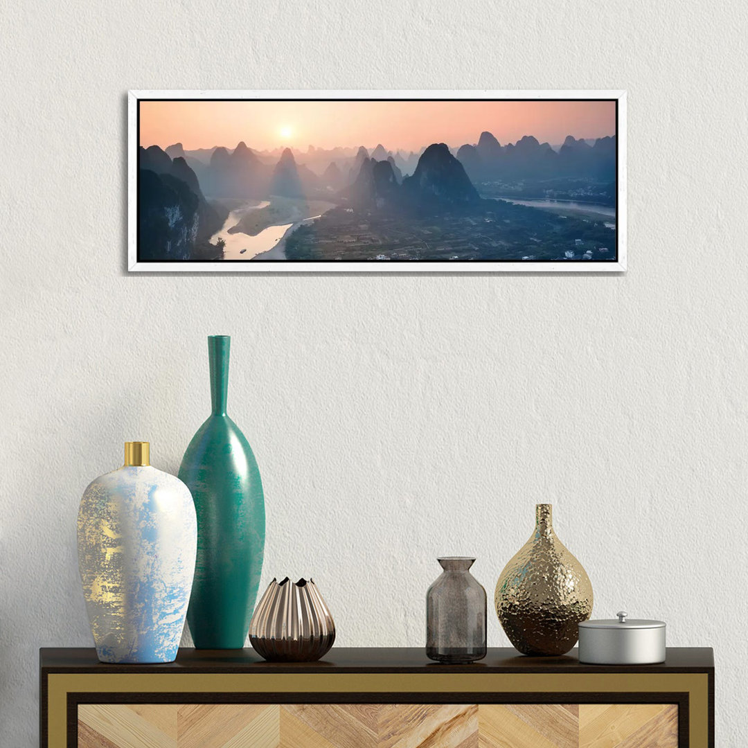 Sonnenuntergang über dem Li-Fluss, China von Matteo Colombo - Panoramaleinwand auf Leinwand Giclée auf Leinwand