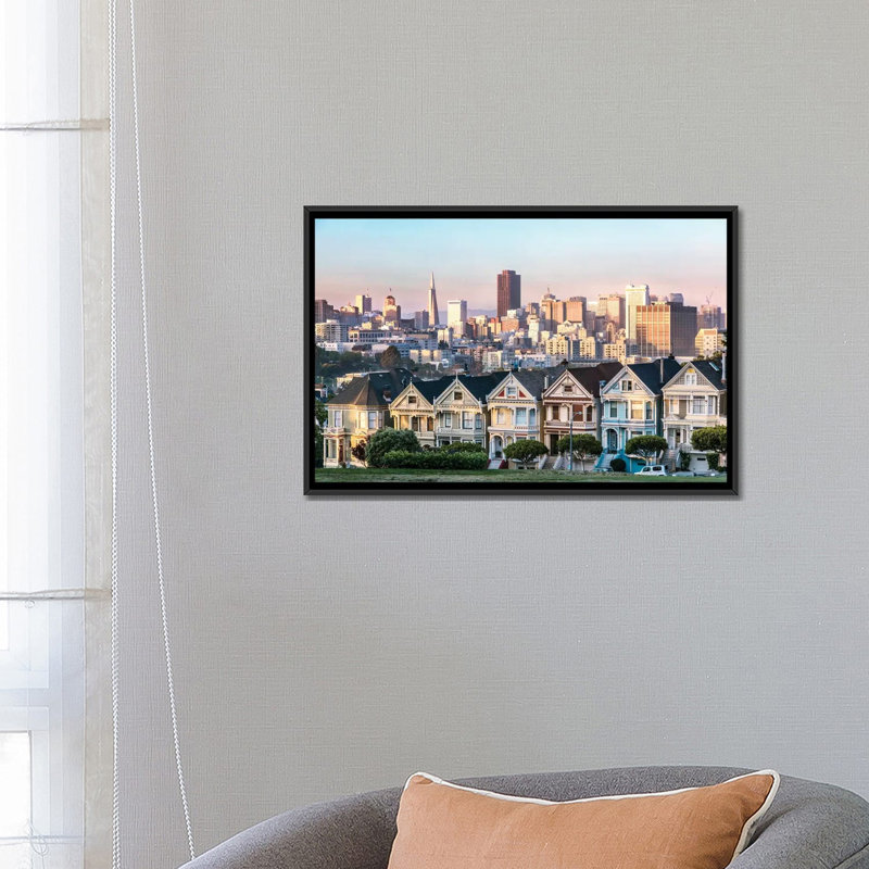«The Painted Lady, San Francisco» par Matteo Colombo, impression sur toile tendue, H 40 po x l 60 po x P 1,5 po, Pas de tapis