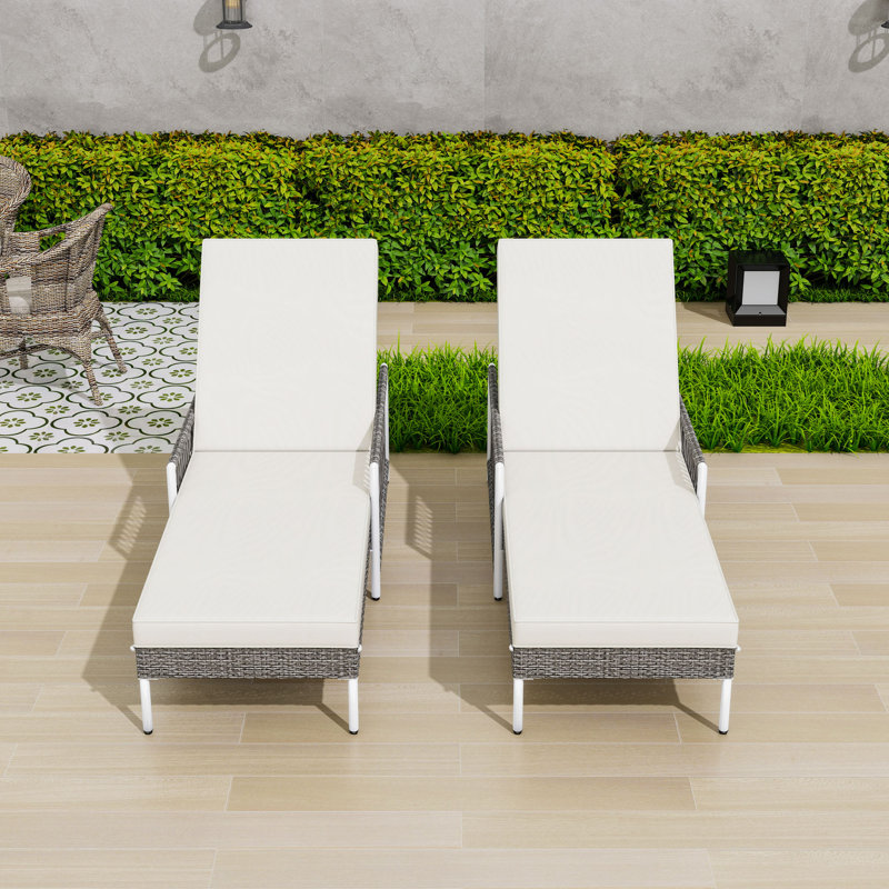 Ensemble de 2 chaises longues réglables en osier avec coussins, Gris