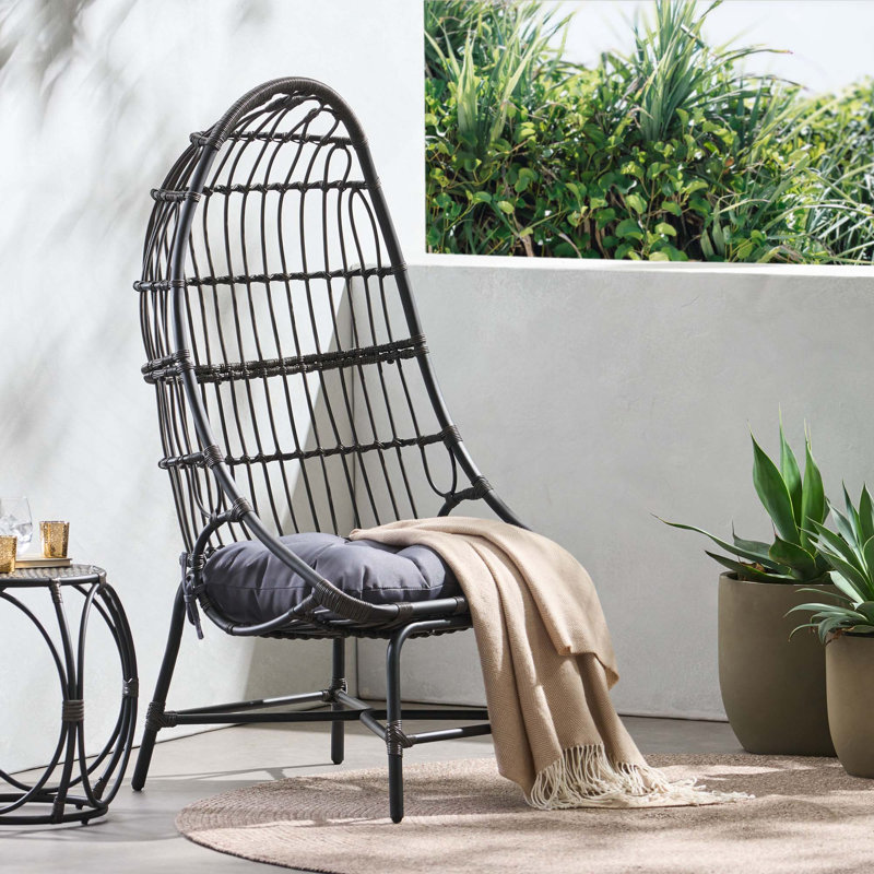 Méridienne d'extérieur moderne en forme de panier avec structure en fer