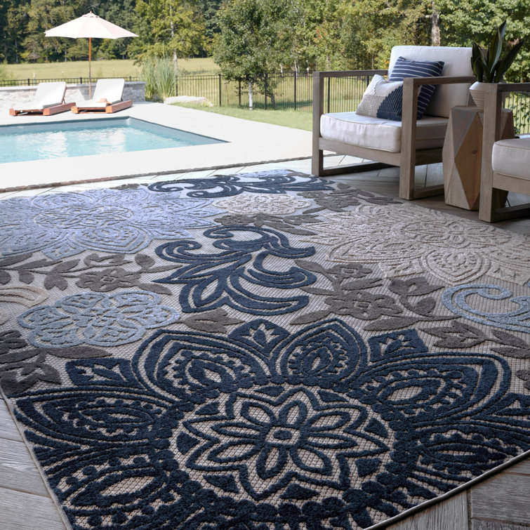 Floral Flatweave Indoor / Outdoor Area Rug