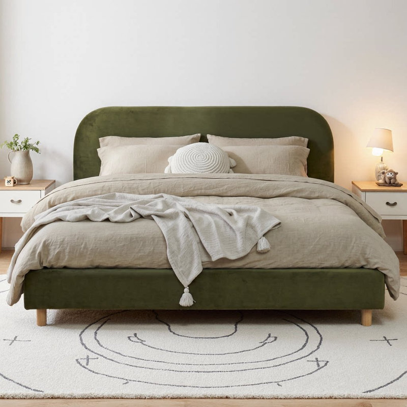 Lit plateforme capitonné Bento California King avec tête de lit incurvée en velours, design minimaliste moderne, cadre épais rembourré, pieds en bois massif, sommier non requis, capacité de 363 kg, montage facile