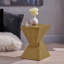 Table d'appoint de patio moderne, table de bout élégante compatible avec le salon, la chambre à coucher ou le bureau-633386276