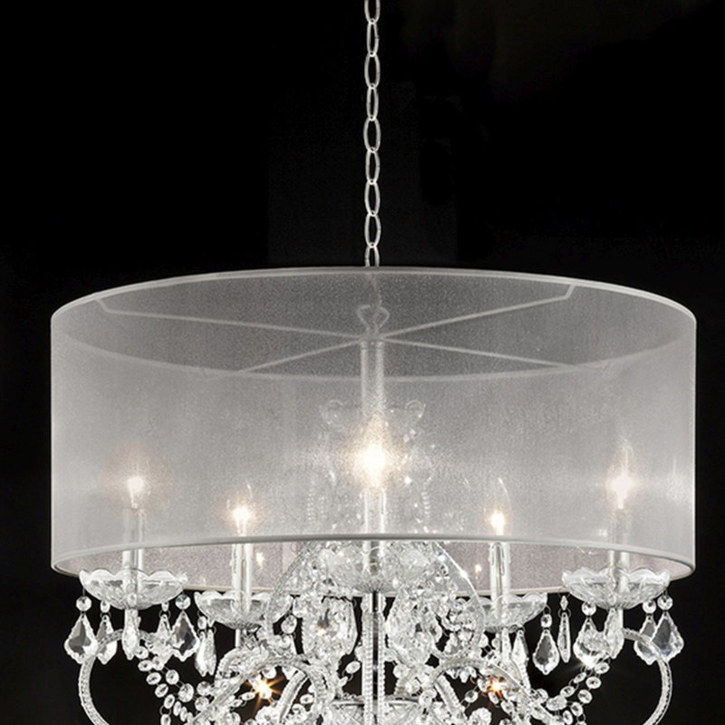 Élégant plafonnier en métal avec accents de cristal pour espaces modernes