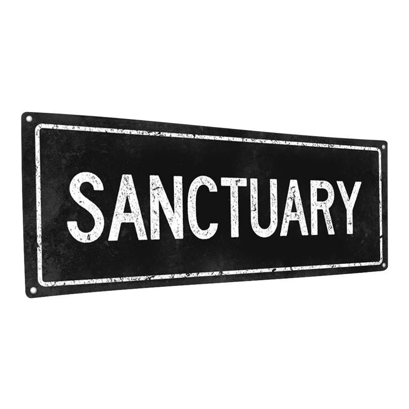 «Dark, Sanctuary Metal Sign» sur métal, H 11,5 po x l 31 po x P 0,04 po