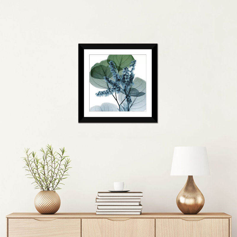«Lilly of Eucalyptus II» par Albert Koetsier, reproduction sur toile tendue sur châssis, H 16 po x l 16 po x P 1 po, Blanc