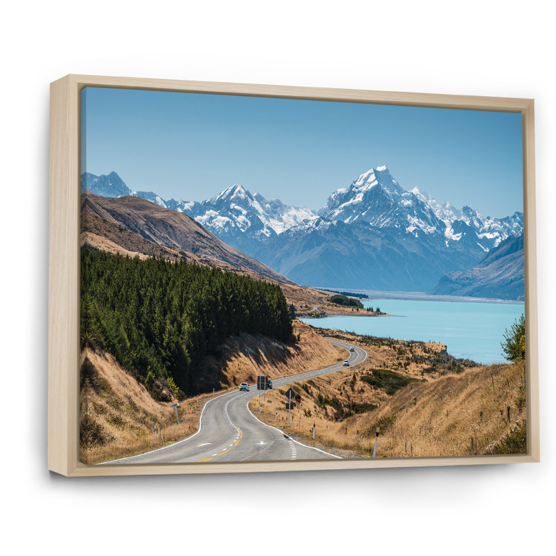Adventure Road In Alaska sur impression sur toile, H 24 po x l 32 po x P 1 po, Cadre naturel flottant