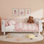 Lit plateforme double pleine grandeur avec finition blanc immaculé, parfaitement conçu pour les chambres d'enfants et convenant-613573151-615173694