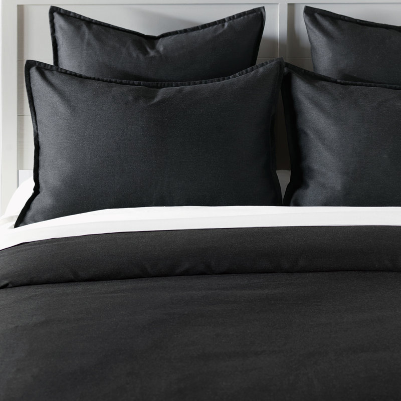 Pierce Fabric, Onyx