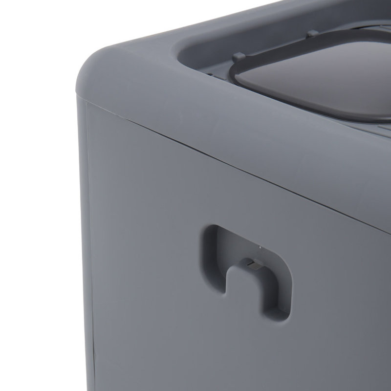 Westernport Plastic Enclosed Litter Box with Built-in Scoop and with Lockable Lid