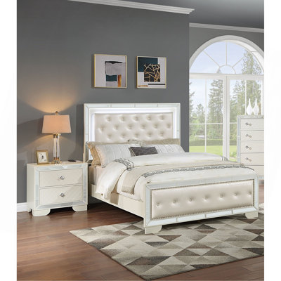 Grand lit crème capitonné ivoire touffeté en similicuir avec lumières DEL et cadre de lit à panneau 1Pc