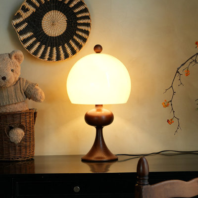 Petite lampe de table moderne en bois massif brun avec abat-jour en verre pour le salon de la chambre à coucher, ampoule incluse