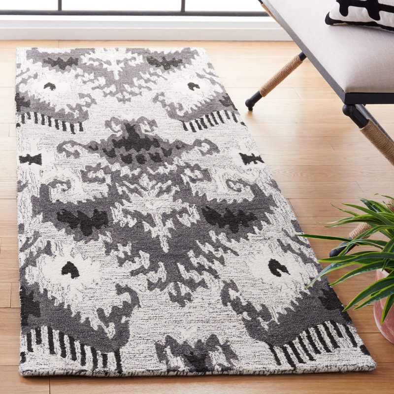 Ikat Hand Tufted Wool/Cotton Ikat Rug in Black/Gray, Runner 2'3" x 8'