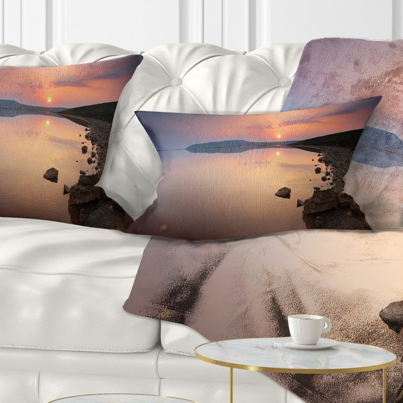 Coussin lombaire à magnifique soleil sur tranquil mer