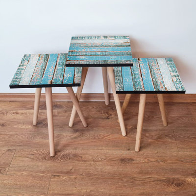 Ensemble de 3 tables gigognes Modernes, rayées bleues et blanches, 13,8 x 20,5 x 13,8 pouces | 100% panneau de fibres à densité moyenne avec pieds en bois de hêtre, parfait pour les petits espaces | Design élégant et fonctionnel pour le salon et le bureau