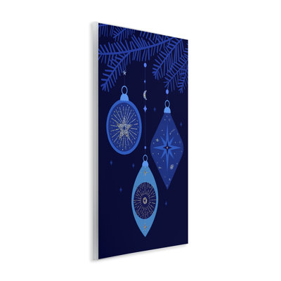 Art mural bleu suspendu par Victoria Barnes