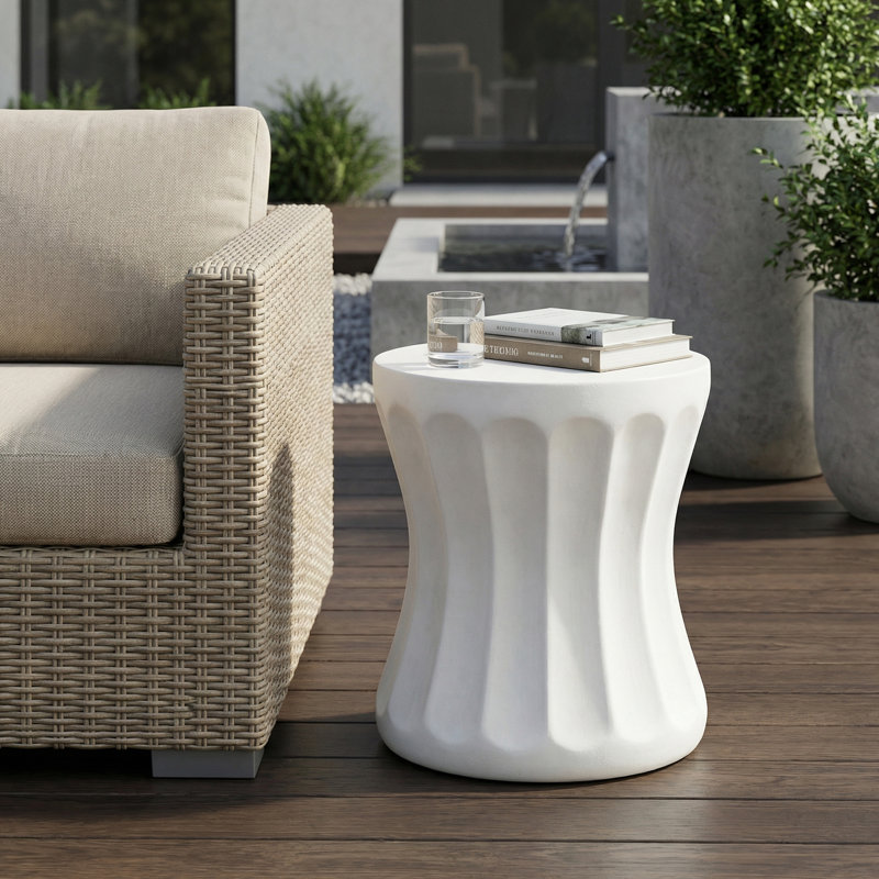 Round Outdoor Side Table , 15.75 " W 15.75 " D
