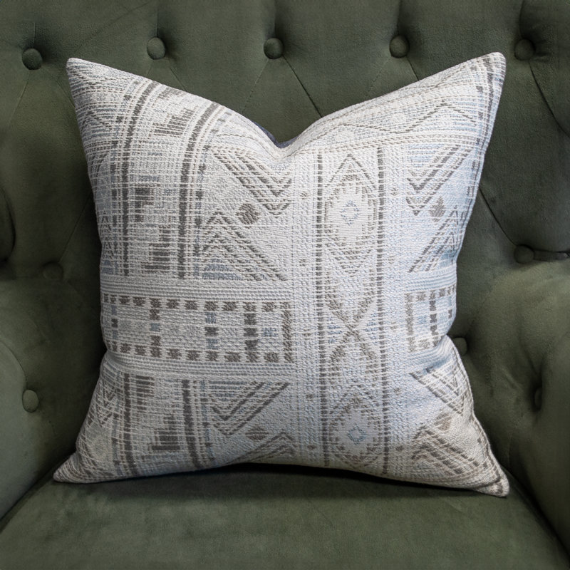 Assortiment de tailles de coussins décoratifs tribaux gris et taupe Thomas Collection®, Square 18"