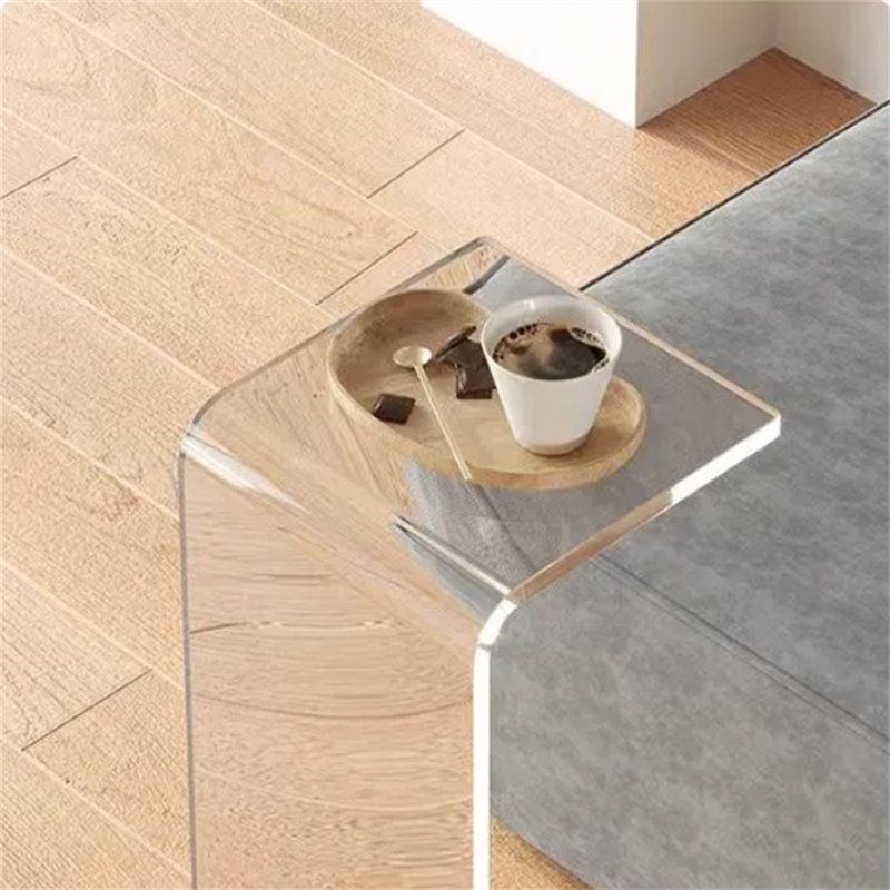 Table de bout en forme de C en acrylique transparent, table d'appoint de canapé moderne pour le salon, table à collation minimaliste avec design flottant