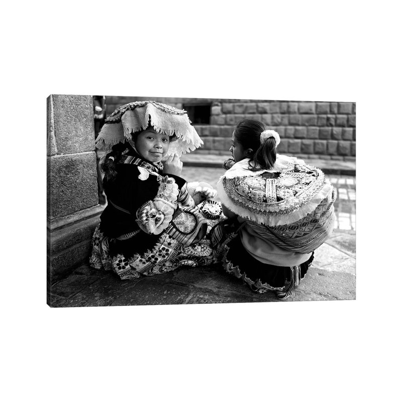 Street Photography by Glauco Meneghelli - Wrapped Canvas Print, 20.32 cm H x 30.48 cm W