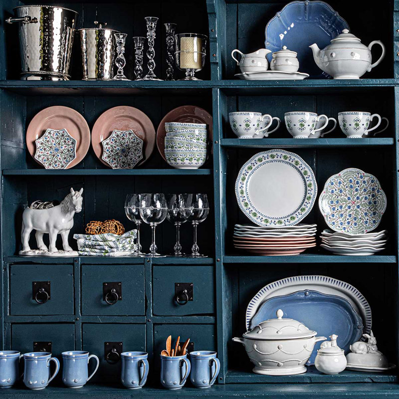 Villa Seville 16 - Piece Place Setting - Chambray