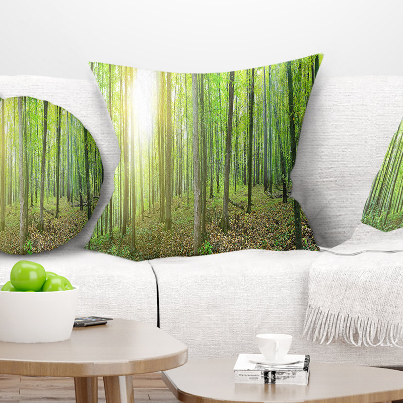 Thick Green Forest Panorama - coussin à imprimé paysage, 18 po x 18 po, Coussin décoratif