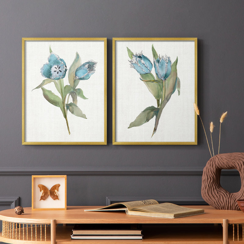 «Blue Tulip Picks I», reproduction encadrée de qualité supérieure - prête à être accrochée - aucun clou requis - aucun clou requis