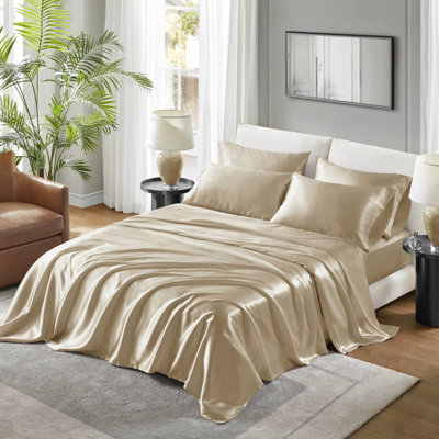Literie de luxe très grand en satin - Froissé - Confort. Convient aux matelas de 16 po. Comprend 1 drap plat et 4 taies d'oreiller ajustées. Doux et soyeux. Drap de couleur champagne de grande sérénité. Contient une sensation soyeuse et lisse.