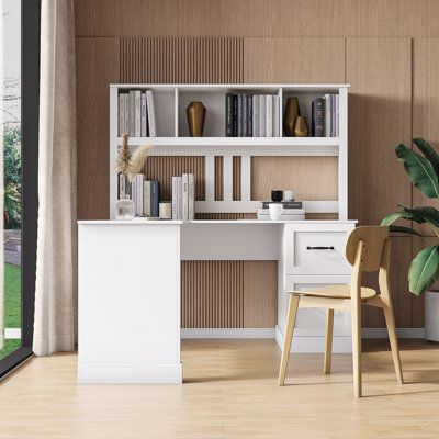 Bureau d'ordinateur à domicile avec huche