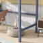 Lit mezzanine simple avec garde-corps et bureau intégré en gris, fabriqué en bois d'hévéa robuste pour une configuration de chambre à coucher