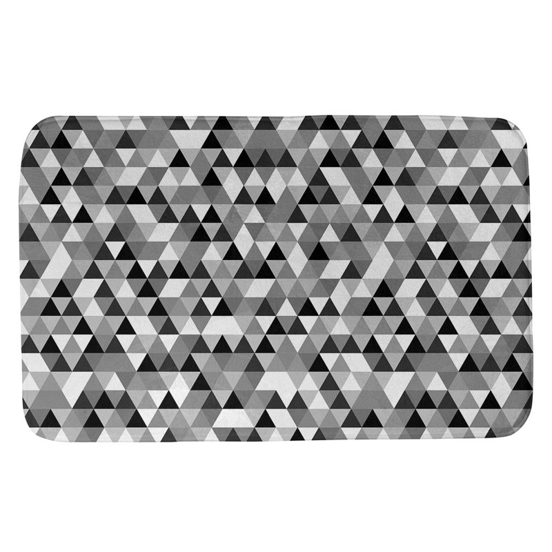 Tapis pour salle de bain triangle Kitterman, l 17 po x L 24 po, Noir / Gris