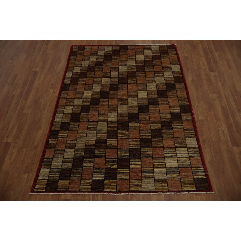 Tapis à carreaux de style Gabbeh 5 x 7 ajoutant de la chaleur à n'importe quelle pièce