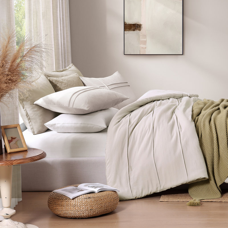 Pinch Pleat Comforter Set 2/3PC