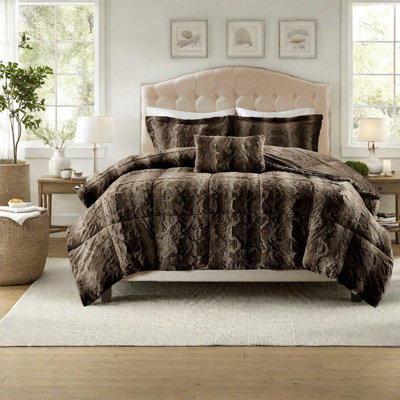 Luxury Faux Fur Bedding Sets, King 4 Piece Modern Home Comfort
