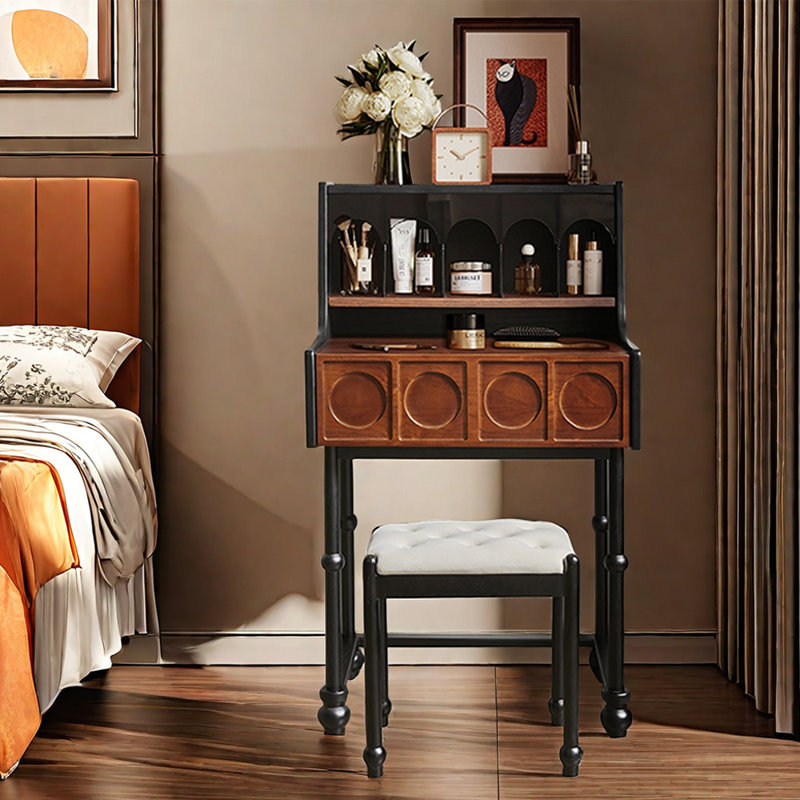 Tekeisha Vanity