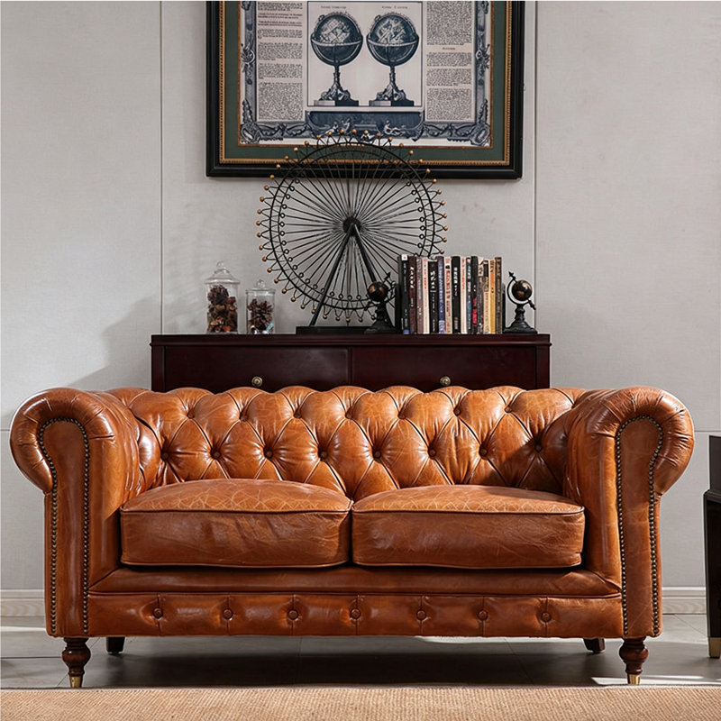 Canapé en cuir de luxe de style médiéval., L 70,8 po